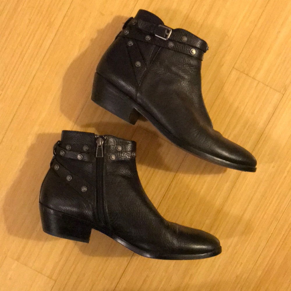 Short Black Halogen Leather booties